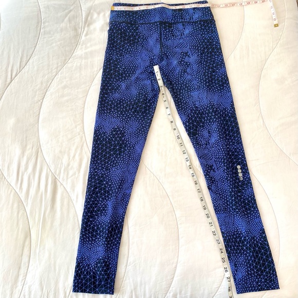 Bench Leggings size M Abstract Geometric Neon Blue on Black - Manchester UK - Picture 6 of 10